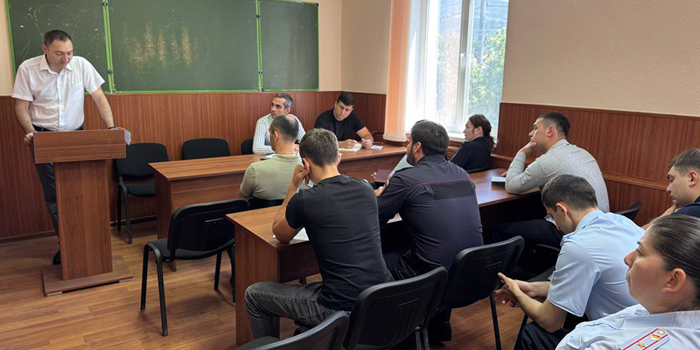 Цхинвалы прокурор лекци бакасти мидхъуыддӕгты Управленийы кусджытӕн