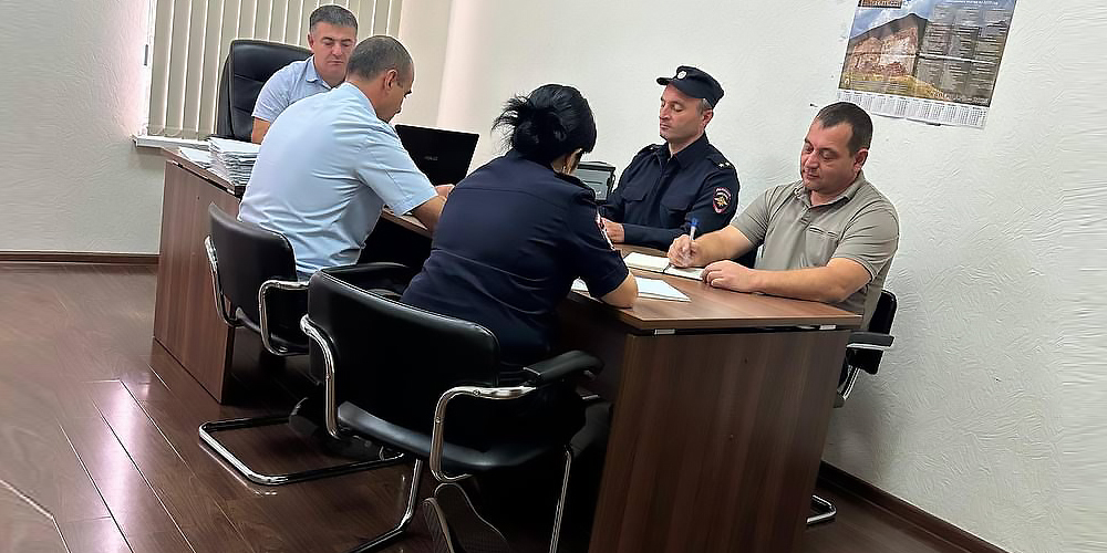 Цхинвалы районы прокуратурæйы уагъд æрцыд æмбырд кæсаг ахсыны æмæ хъæд цæгъдыны тыххæй