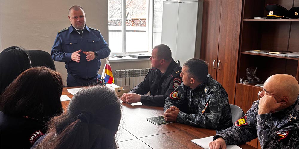 Прокурор Дзауского района провел лекцию для сотрудников отдела внутренних дел города Квайса