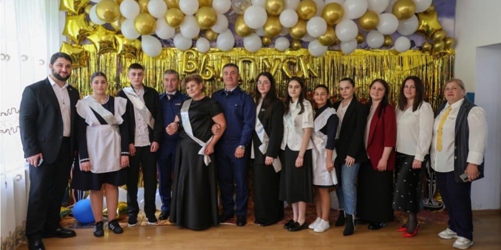 В Республике Южная Осетия прошли торжественные линейки, посвященные окончанию учебного года