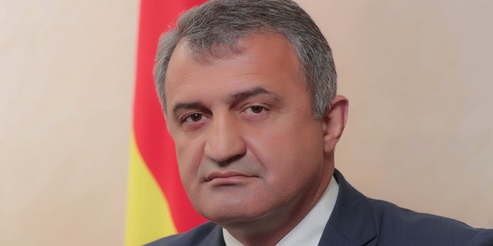 Поздравление Президента Республики Южная Осетия Анатолия Бибилова работникам и ветеранам прокуратуры